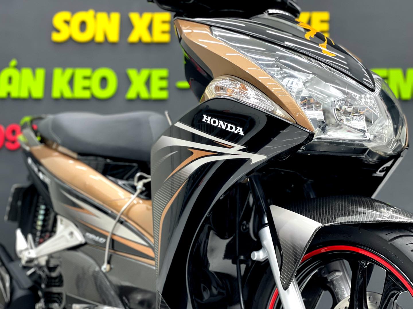 Bảng giá sơn xe máy Honda Airblade 2012 đầu bò  SƠN XE SÀI GÒN